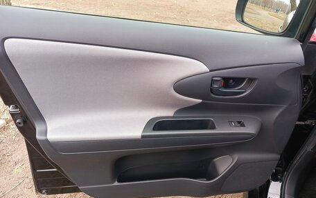 Toyota Wish II, 2010 год, 1 650 000 рублей, 30 фотография