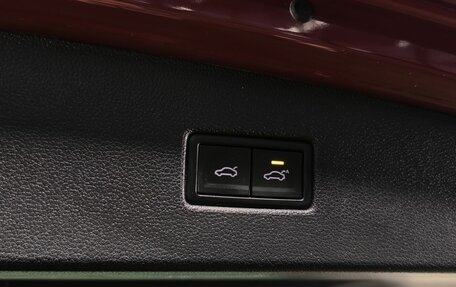 Volkswagen Tiguan II, 2018 год, 2 240 000 рублей, 11 фотография