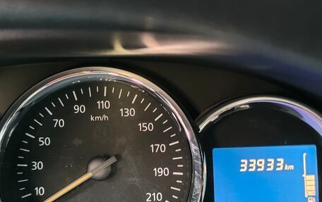 Renault Logan II, 2015 год, 900 000 рублей, 3 фотография