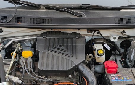 Renault Logan II, 2015 год, 900 000 рублей, 4 фотография