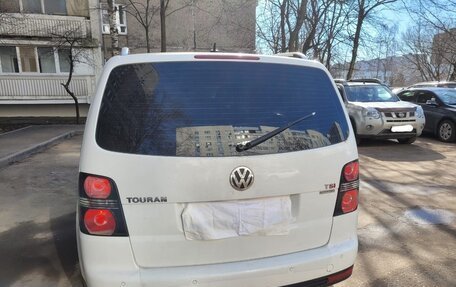 Volkswagen Touran III, 2010 год, 580 000 рублей, 2 фотография