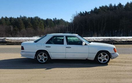 Mercedes-Benz E-Класс, 1994 год, 485 000 рублей, 2 фотография