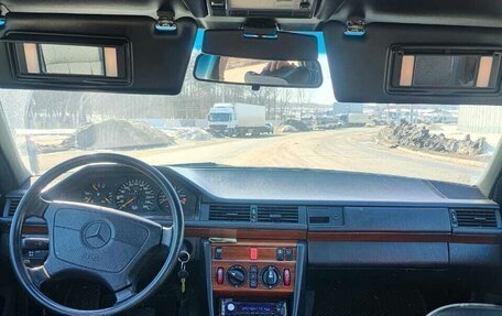 Mercedes-Benz E-Класс, 1994 год, 485 000 рублей, 8 фотография