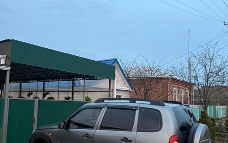 Chevrolet Niva I рестайлинг, 2010 год, 520 000 рублей, 4 фотография