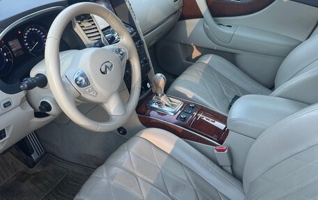 Infiniti QX70, 2014 год, 2 350 000 рублей, 6 фотография