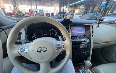Infiniti QX70, 2014 год, 2 350 000 рублей, 7 фотография