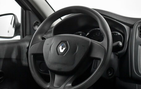 Renault Logan II, 2018 год, 745 000 рублей, 15 фотография