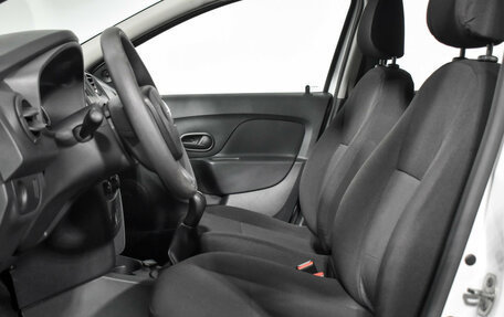 Renault Logan II, 2018 год, 745 000 рублей, 10 фотография