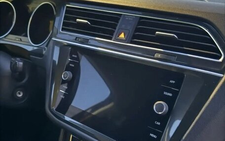 Volkswagen Tiguan II, 2020 год, 2 400 000 рублей, 5 фотография