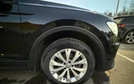 Volkswagen Tiguan II, 2020 год, 2 400 000 рублей, 15 фотография