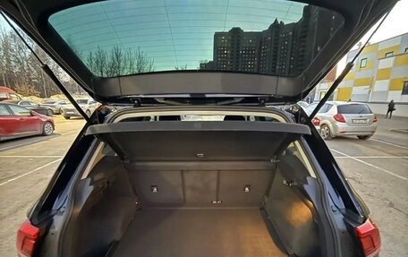 Volkswagen Tiguan II, 2020 год, 2 400 000 рублей, 17 фотография