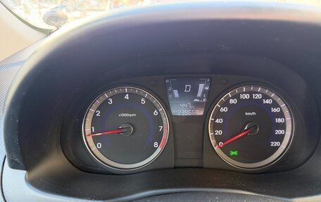 Hyundai Solaris II рестайлинг, 2011 год, 620 000 рублей, 9 фотография