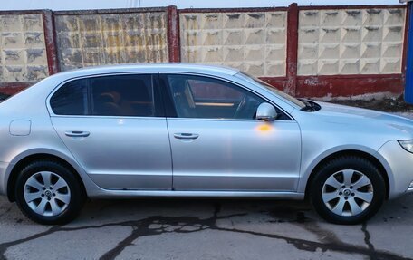 Skoda Superb III рестайлинг, 2012 год, 850 000 рублей, 2 фотография