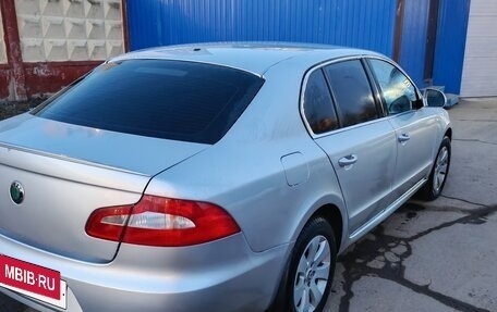 Skoda Superb III рестайлинг, 2012 год, 850 000 рублей, 3 фотография