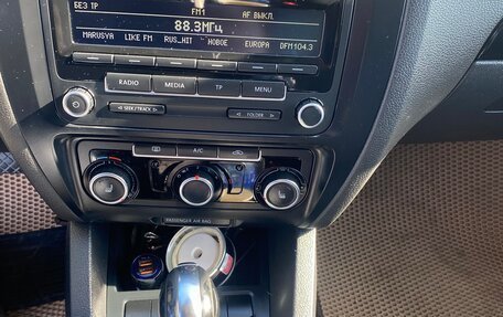 Volkswagen Jetta VI, 2012 год, 1 099 000 рублей, 8 фотография