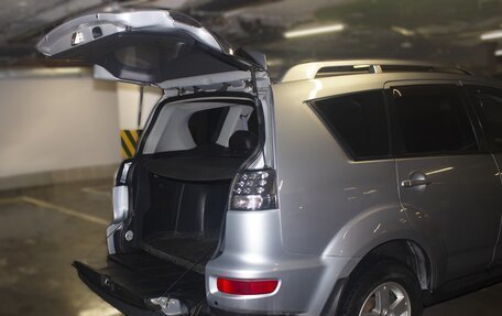 Mitsubishi Outlander III рестайлинг 3, 2010 год, 1 125 000 рублей, 9 фотография