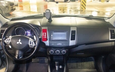 Mitsubishi Outlander III рестайлинг 3, 2010 год, 1 125 000 рублей, 11 фотография