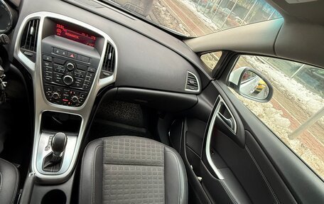 Opel Astra J, 2013 год, 840 000 рублей, 11 фотография