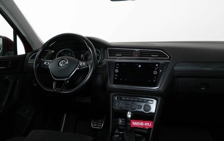 Volkswagen Tiguan II, 2019 год, 2 248 000 рублей, 13 фотография