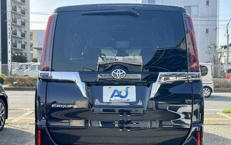 Toyota Esquire I, 2019 год, 2 030 000 рублей, 4 фотография