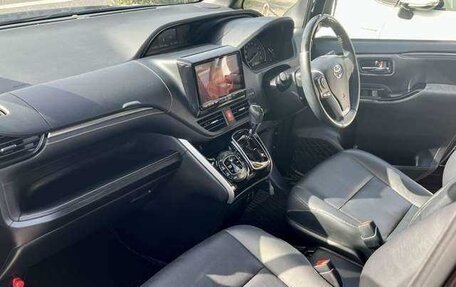 Toyota Esquire I, 2019 год, 2 030 000 рублей, 6 фотография