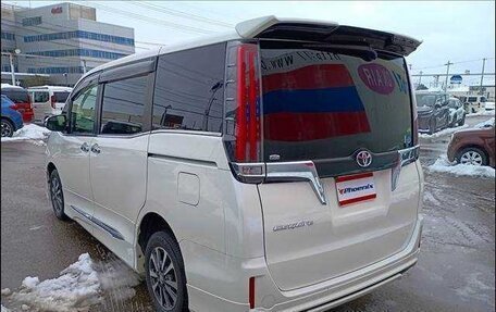 Toyota Esquire I, 2018 год, 1 990 000 рублей, 7 фотография