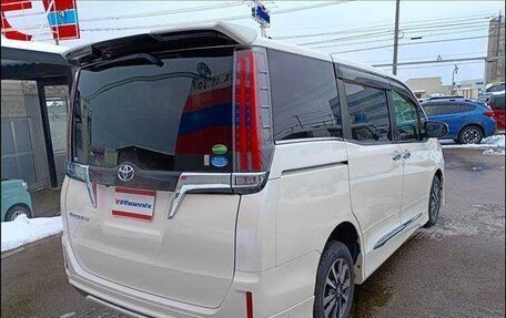 Toyota Esquire I, 2018 год, 1 990 000 рублей, 5 фотография