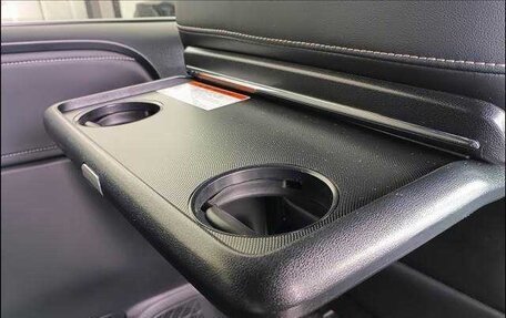 Toyota Esquire I, 2018 год, 1 990 000 рублей, 13 фотография