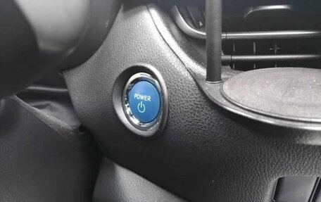 Toyota C-HR I рестайлинг, 2017 год, 1 780 000 рублей, 11 фотография