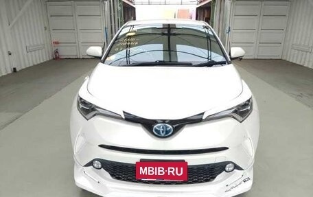 Toyota C-HR I рестайлинг, 2017 год, 1 780 000 рублей, 3 фотография