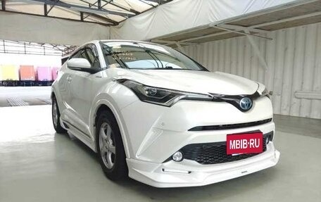 Toyota C-HR I рестайлинг, 2017 год, 1 780 000 рублей, 2 фотография