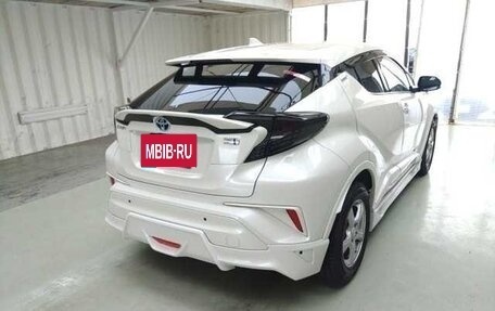 Toyota C-HR I рестайлинг, 2017 год, 1 780 000 рублей, 6 фотография