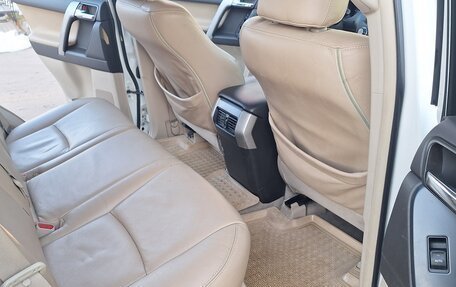 Toyota Land Cruiser Prado 150 рестайлинг 2, 2010 год, 2 899 000 рублей, 26 фотография