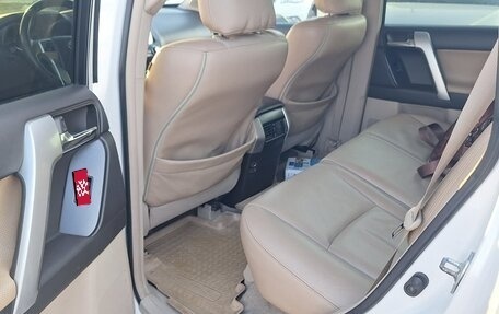 Toyota Land Cruiser Prado 150 рестайлинг 2, 2010 год, 2 899 000 рублей, 28 фотография