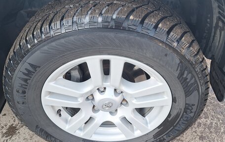 Toyota Land Cruiser Prado 150 рестайлинг 2, 2010 год, 2 899 000 рублей, 32 фотография