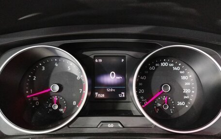 Volkswagen Tiguan II, 2019 год, 2 565 000 рублей, 13 фотография