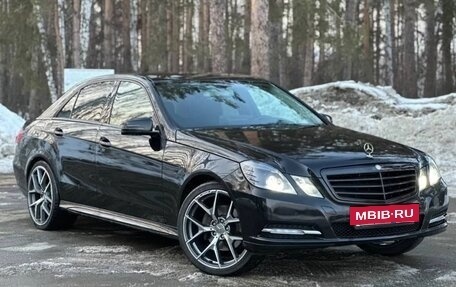 Mercedes-Benz E-Класс, 2010 год, 1 380 000 рублей, 3 фотография