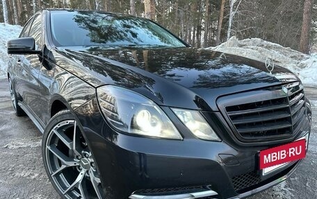 Mercedes-Benz E-Класс, 2010 год, 1 380 000 рублей, 2 фотография