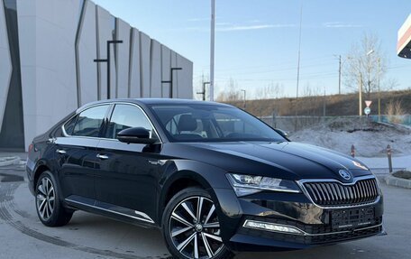Skoda Superb III рестайлинг, 2025 год, 3 200 000 рублей, 1 фотография