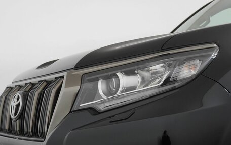 Toyota Land Cruiser Prado 150 рестайлинг 2, 2021 год, 7 400 000 рублей, 5 фотография