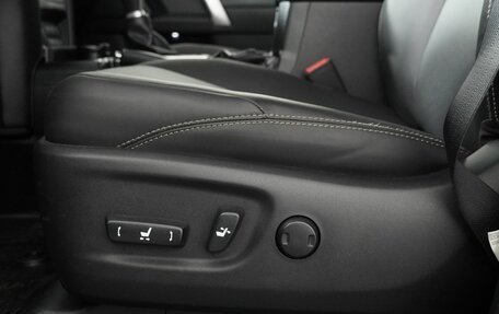 Toyota Land Cruiser Prado 150 рестайлинг 2, 2021 год, 7 400 000 рублей, 18 фотография