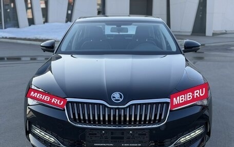 Skoda Superb III рестайлинг, 2025 год, 3 200 000 рублей, 2 фотография