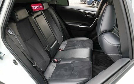 Toyota RAV4, 2021 год, 3 290 000 рублей, 7 фотография