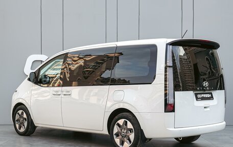 Hyundai Staria, 2024 год, 5 690 000 рублей, 2 фотография