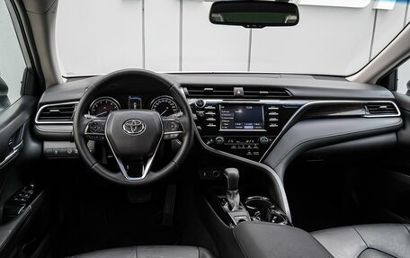 Toyota Camry, 2020 год, 2 480 000 рублей, 6 фотография
