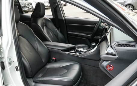 Toyota Camry, 2020 год, 2 480 000 рублей, 8 фотография