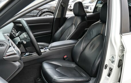 Toyota Camry, 2020 год, 2 480 000 рублей, 10 фотография