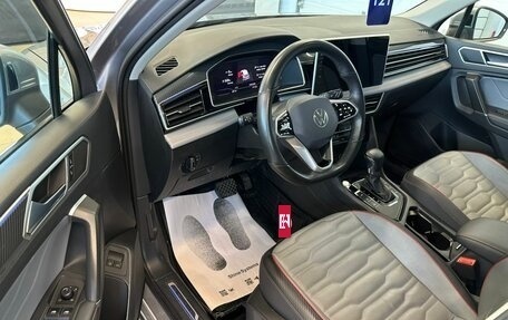 Volkswagen Tiguan II, 2021 год, 3 999 900 рублей, 10 фотография