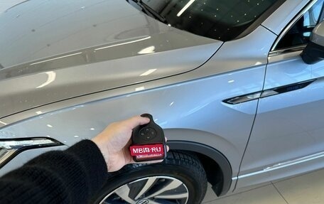 Volkswagen Tiguan II, 2021 год, 3 999 900 рублей, 21 фотография