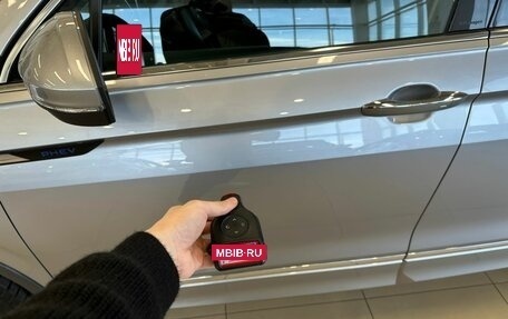 Volkswagen Tiguan II, 2021 год, 3 999 900 рублей, 22 фотография